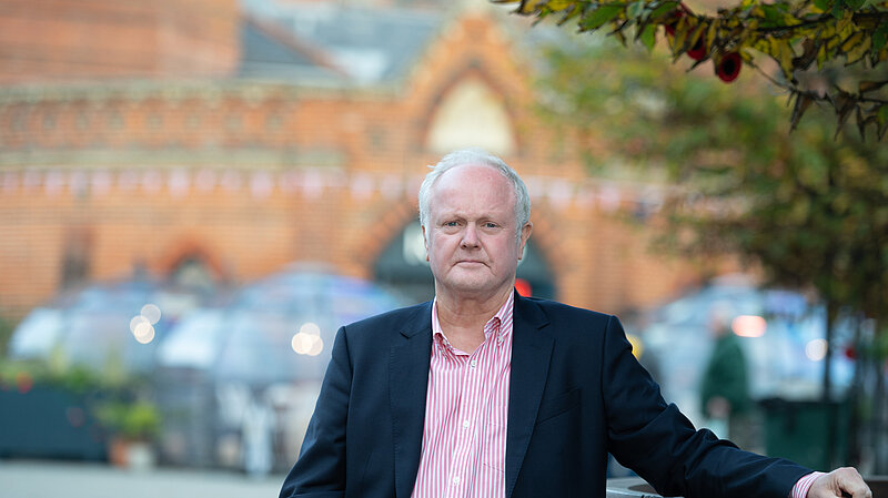 Clive Jones by Wokingham Town Hall looking stern