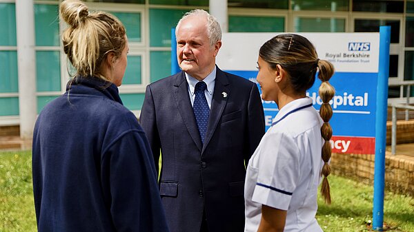 Clive Jones talking to healthcare workers outside Royal Berkshire Hospital